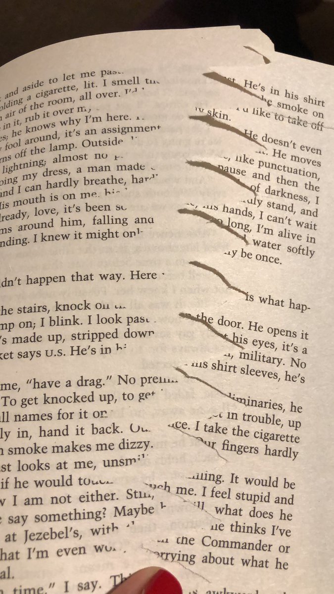 devisah's tweet photo. A huge huge thank you to @WaterstoneWells @WaterstonesUK for sorting out me a new copy of #TheHandmaidsTale which had a manufacturing fault #greatcustomerservice https://t.co/pviJrpKtxv