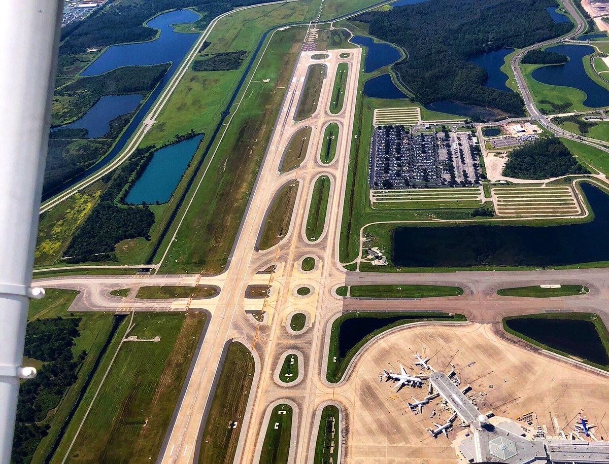 delvallepj's tweet image. Flying over Orlando International airport. What a great view! #KMCO #funflying