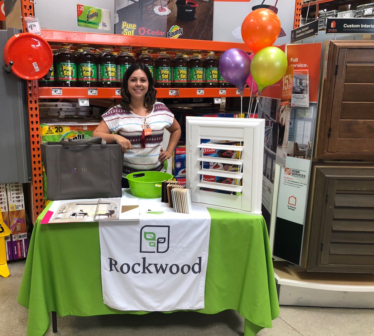 At the Cambray store today! From 1-3 PM, you get free tickets to the Mexico vs. Argentina match with any purchase of $100 or more!  🇲🇽🇦🇷  I’m right next to the registers, come visit! #hd0581