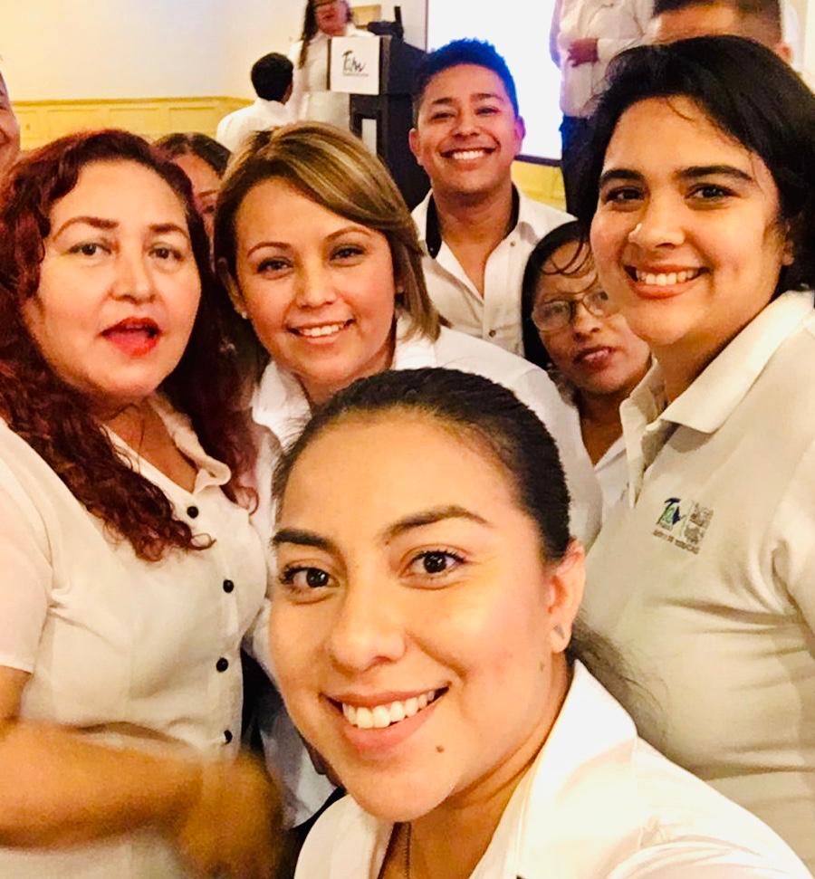 Juliosucks3's tweet image. En el pasado #TeachersDevelopment de #Matamoros @rigel_deneb de #TeachersHaciendoCamino platicó con la Maestra Miriam Ramírez Carrizales, titular de la CIEB de @EDUCATAM donde acordaron establecer un canal de comunicación para trabajar por el bien del gremio...