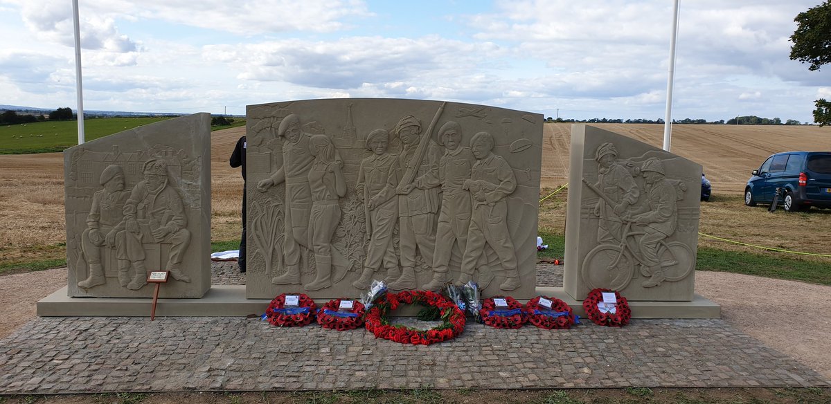 FareBrian's tweet photo. Proud to represent both @WarMemorials and #Twyford branch of @PoppyLegion by carrying their standard at the unveiling of the memorial to the 10th Bn Parachute Regiment #BurroughCourt
@Fot10th https://t.co/vU0VI5FzPg