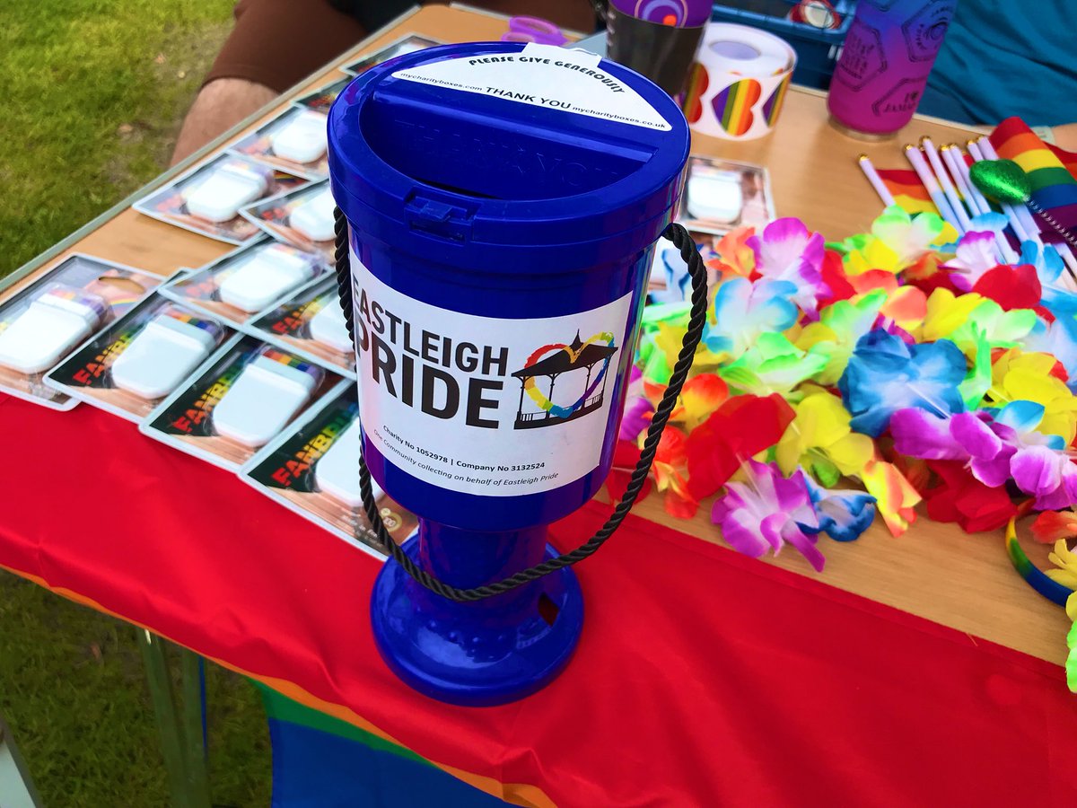 🤩Lovely time <a href="/EastleighPride/">Eastleigh Pride Official 🏳️‍🌈</a> today with <a href="/lmoody2/">lisa moody</a> <a href="/jerryandozzey/">Jerry Hall</a> lovely meeting very GLAM @mamaGstories there was cake 🧁, music 🎶 &amp; dance 💃 -really busy &amp; fun just loved the amazing atmosphere 🌈🎉 well done @EastleighTC &amp; all the organisers 🙌