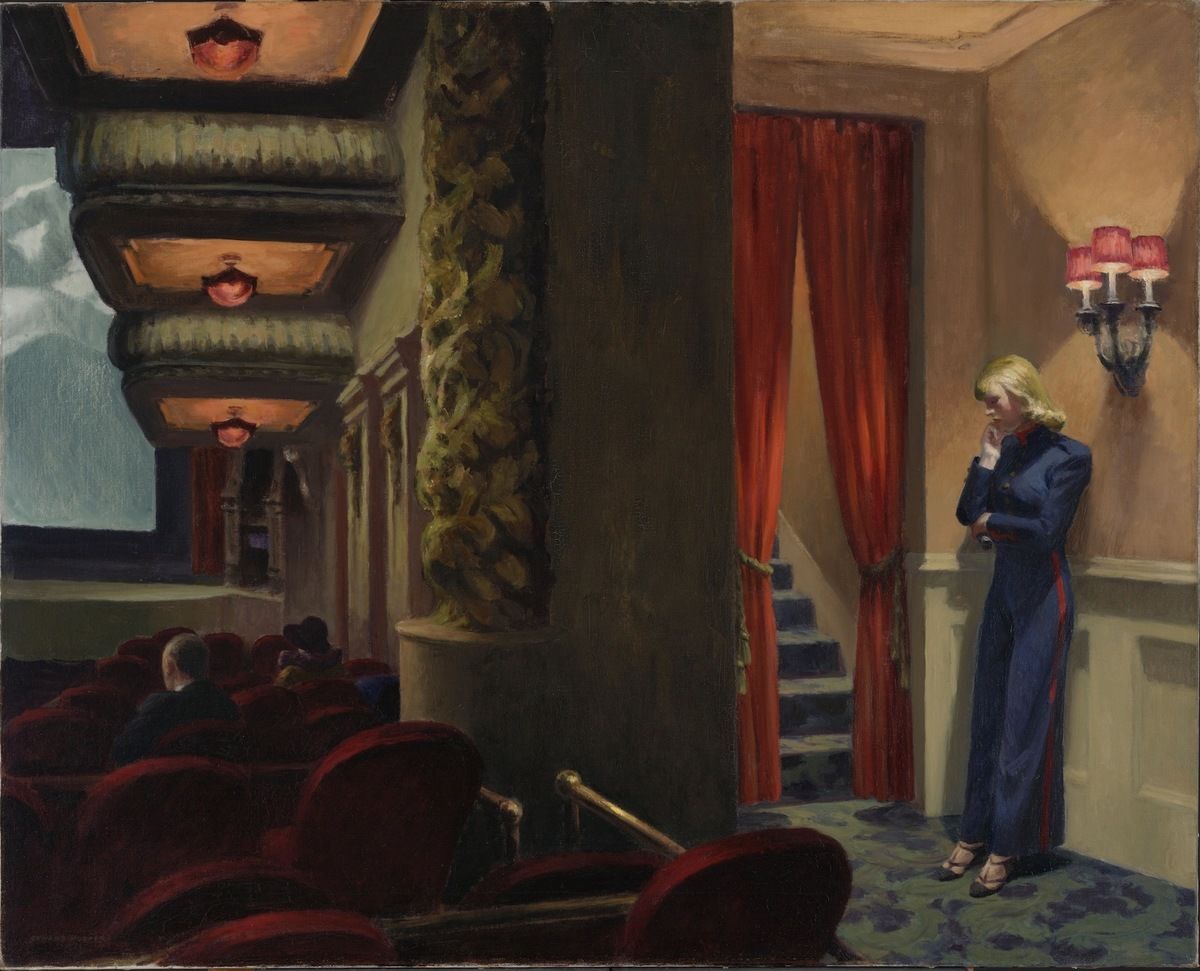 ✏ Edvard Hopper, bu eserinde sinema salonunun ayrıntılarını işlemiştir. Tablonun ana karakteri eşi Jo'dur. ( Eşi de kendisi gibi bir ressamdır) Resmettiği sinema salonu, evinin oldukça yakınındaki bir sinemadır.