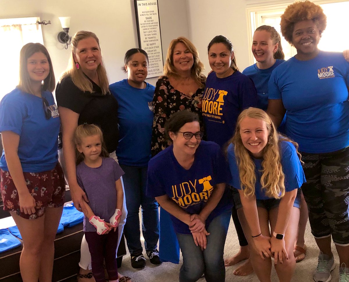 MooreForPhilly's tweet photo. Brunch 🥂🥐🍓 and then out to knock doors in NE Philly with @Emerge_PA power women👸🏻!!! #MooreForPhilly https://t.co/MTePVscqy7