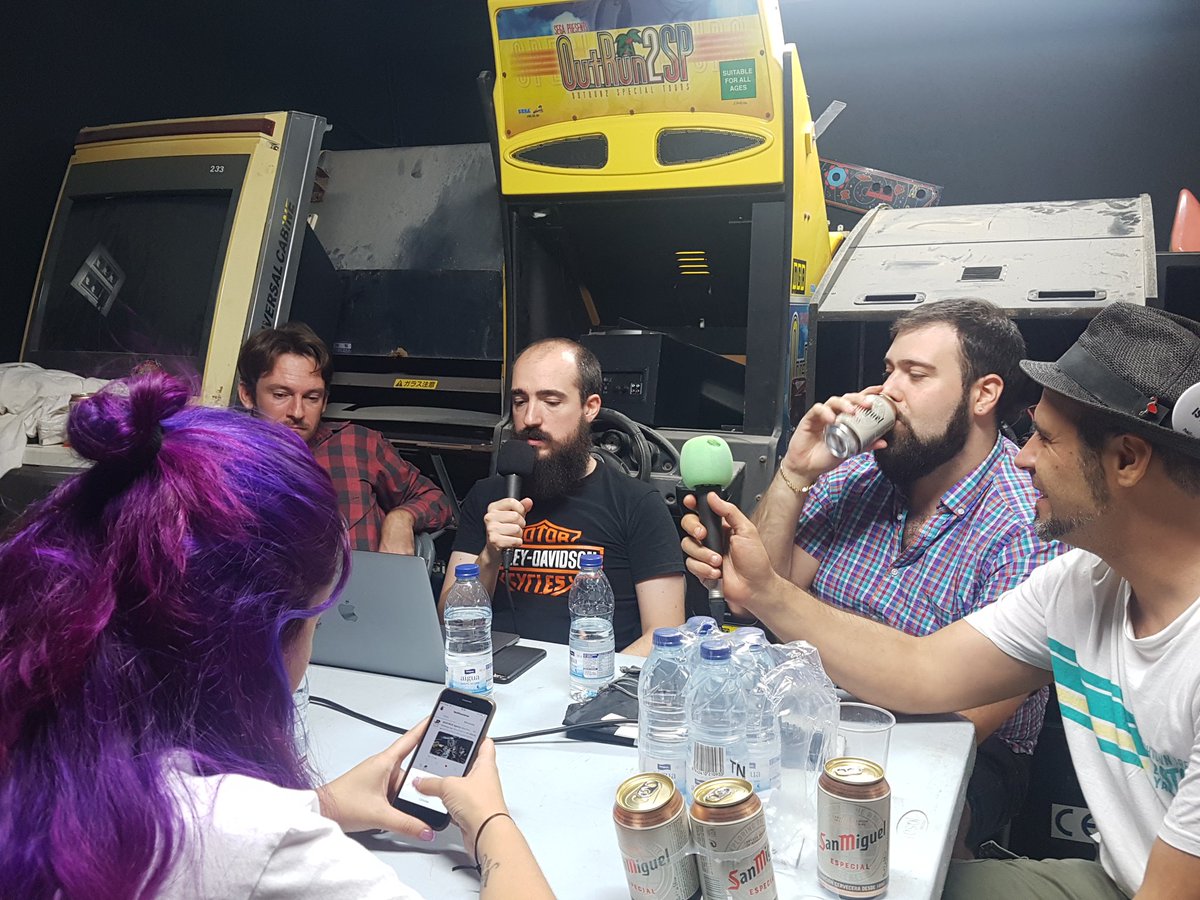 Podcast en directo en un zulo con <a href="/quedatecon/">Quédate con el cambio</a> 
#SEOlanparty