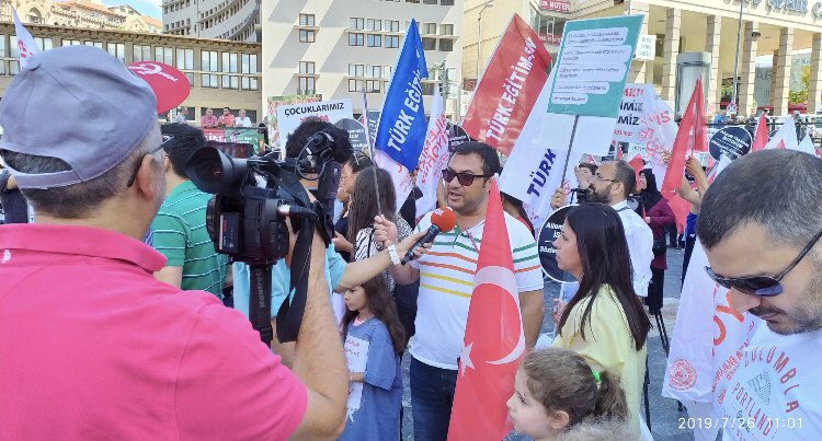 Eş özrü olanların Anayasal hakları olan aile bütünlüklerini artık daha fazla ötelemeyin. <a href="/ziyaselcuk/">Ziya Selçuk</a> @hmzaydg <a href="/safran1958/">Mustafa SAFRAN</a> <a href="/tcmeb/">Millî Eğitim Bakanlığı</a> #ZiyaHocamKasımdaEşDurumuİstiyoruz