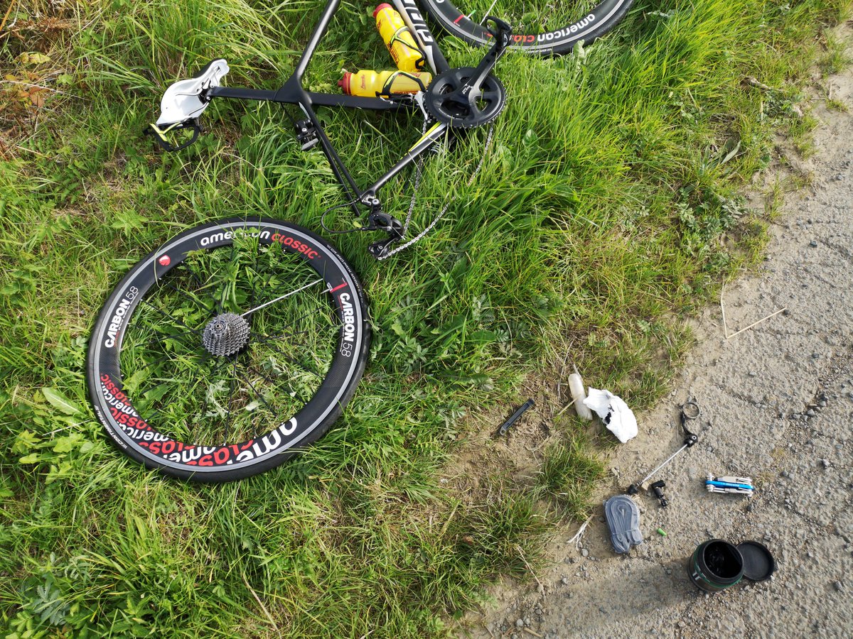 marts2smooth's tweet photo. That moment when the bike wins as you can't get the tyre over the rim with the levers in your tool kit... #Quit #TriathlonProblems #cycling https://t.co/1ftUqOTYbS