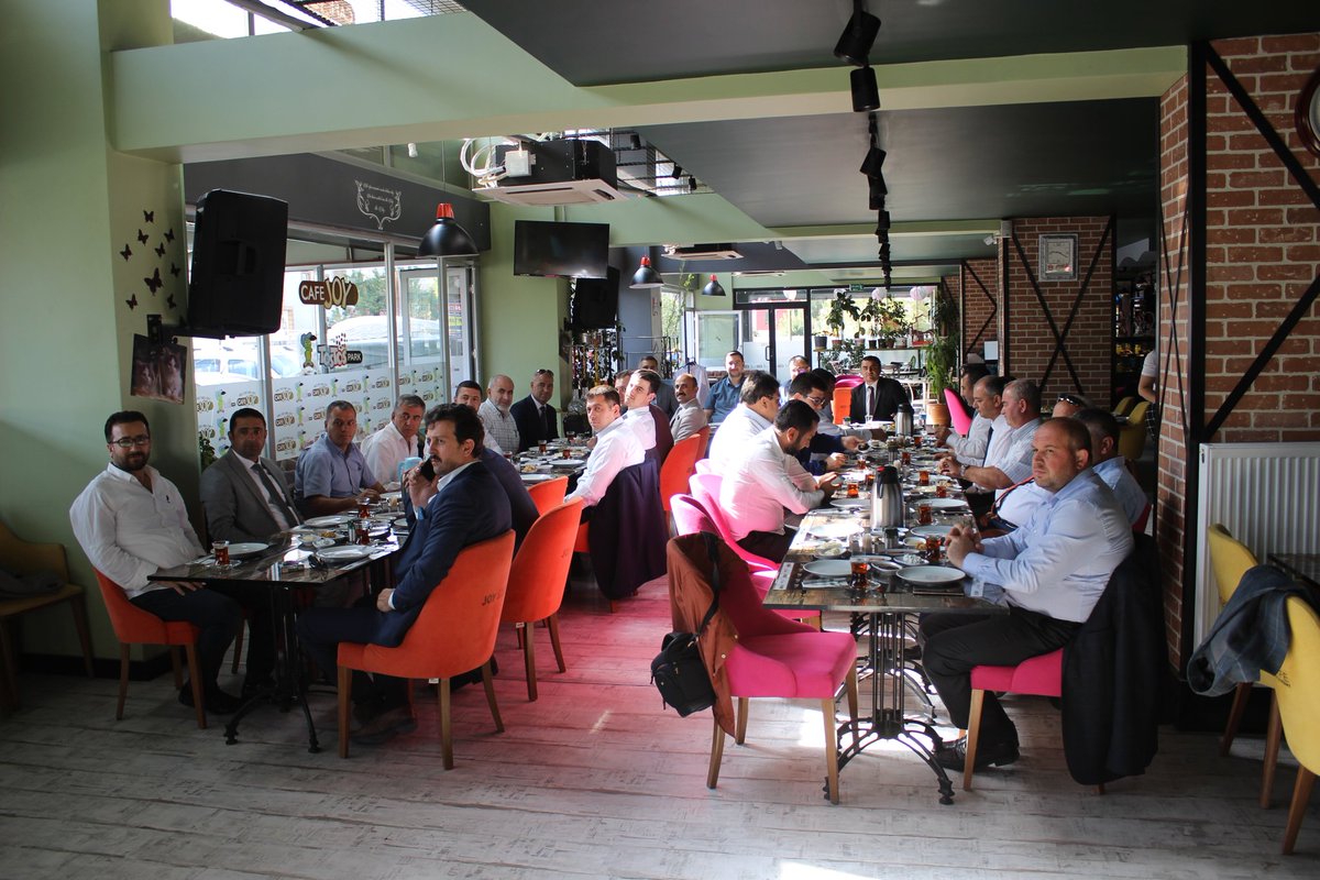 Vali yardimcimizin katilimi ve İzmir subemizin ziyaretleri ile kahvalti programimiz..