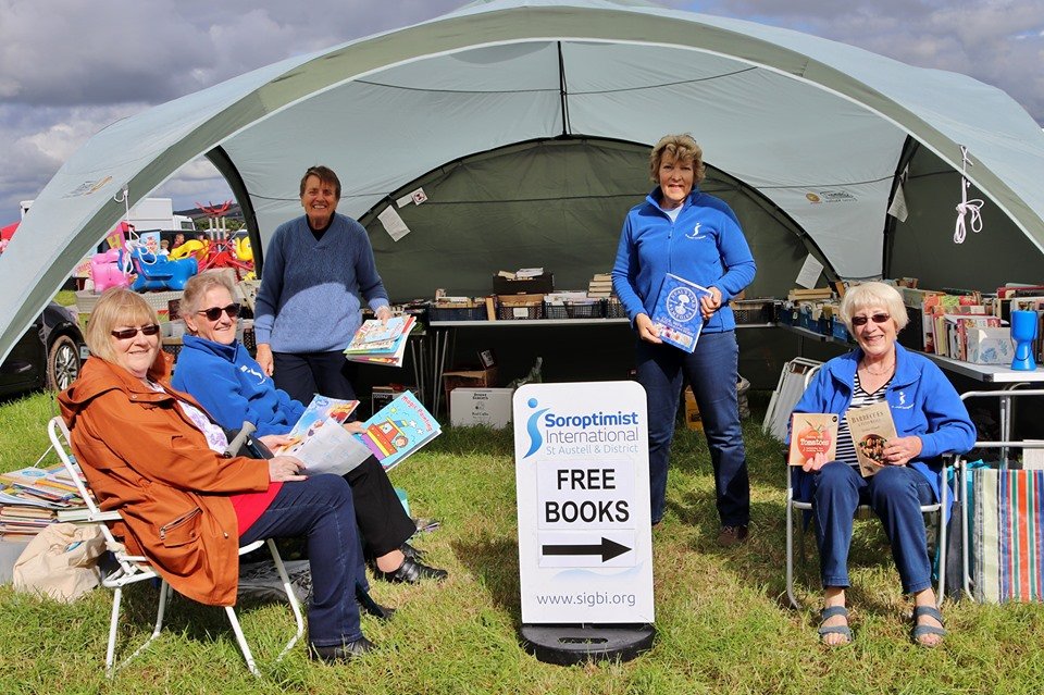 In celebration of UNESCO’s #InternationalLiteracyDay, #SoroptimistsInternationalStAustellAndDistrict are giving away "FREE BOOKS" at #LanliveryVintageRallyAndCountryFair. #Soroptimist #SIGBI #WomenInspiringActionTransformingLives #Educate #Empower #Enable #Cornwall #UK