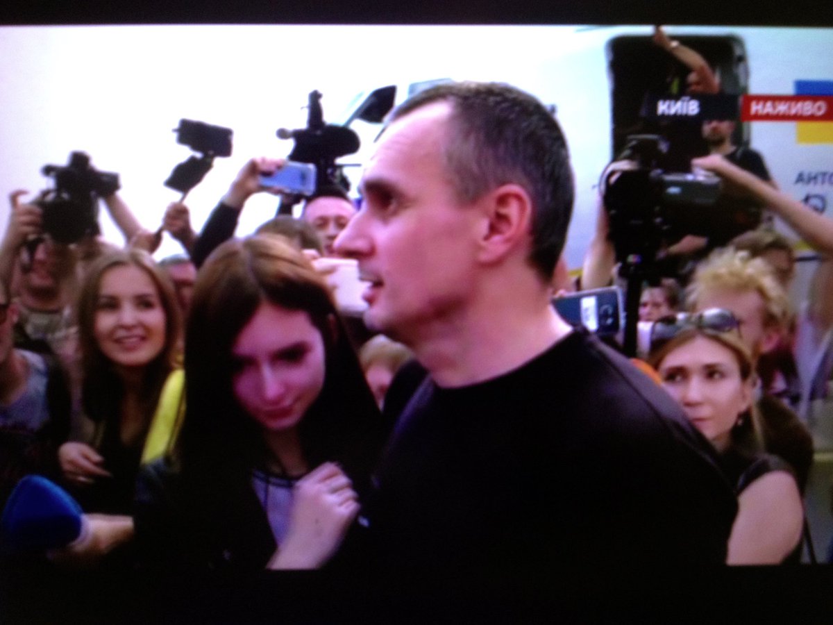 NTenzer's tweet photo. #freedom
Great joy with the release of
Oleg #Sentsov, O. #Kolchenko, R. #Sushchenko, V. #Balukh, some other political prisoners (not all) & the 24 sailors.
Mixed feelings too: Konstantin #Kotov sentenced to 4-year imprisonment, release of suspect V. Tsemakh.
Oppression continues. https://t.co/Q4nLkz6lTk