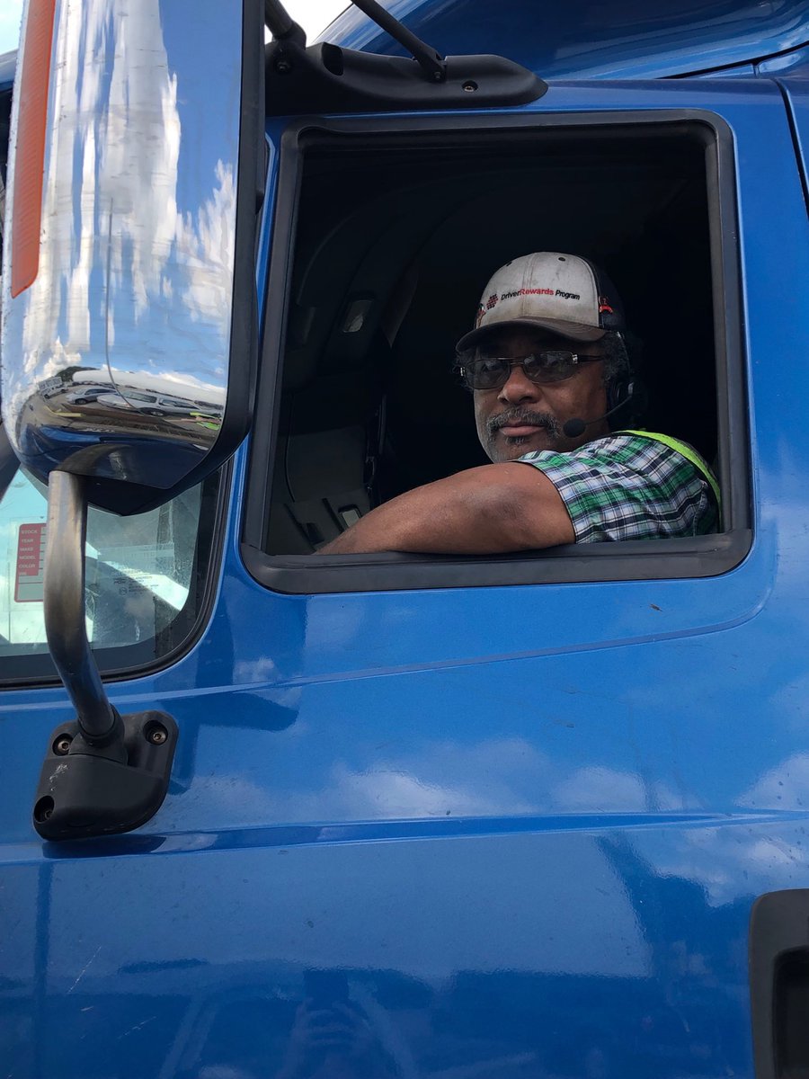 TheRealMaui1's tweet photo. Thanks for stopping back at @WheatlandTube @ZekelmanInd in Warren, OH Mr. Watts! #TransAmerican #DriverRewards https://t.co/nDUgjOvqYF