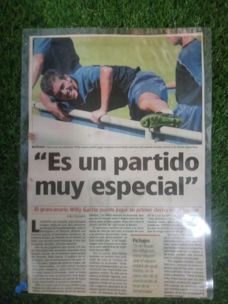 WillyGarciaGC's tweet photo. Grandes momentos vividos !!!! Dias como hoy es cuando un futbolista ve la diferencia de un partido normal y un derbi canario. Un partido que intentas darlo todo para que tu aficion se marche a casa feliz !!! @Juanjo_Toledo https://t.co/kUL3R2f732