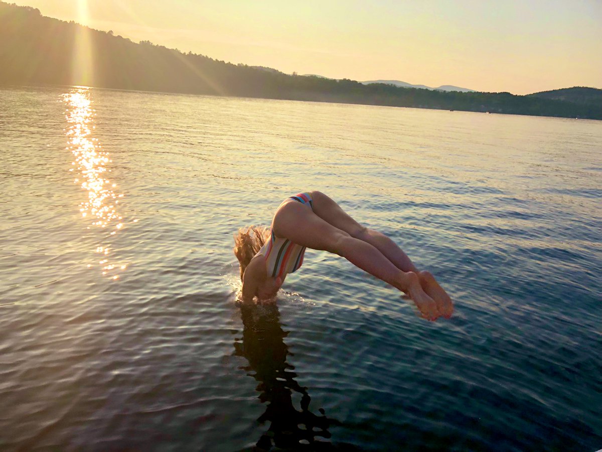 valenti5_erika's tweet image. Because corruption and complicity seem to be the new *new* norm, please enjoy this perfect pic of my daughter’s dive in to a lake in Vermont...you can smell sunblock, lake funk, and simpler times if you try hard enough 😉 #distractionswork #everythingispoop