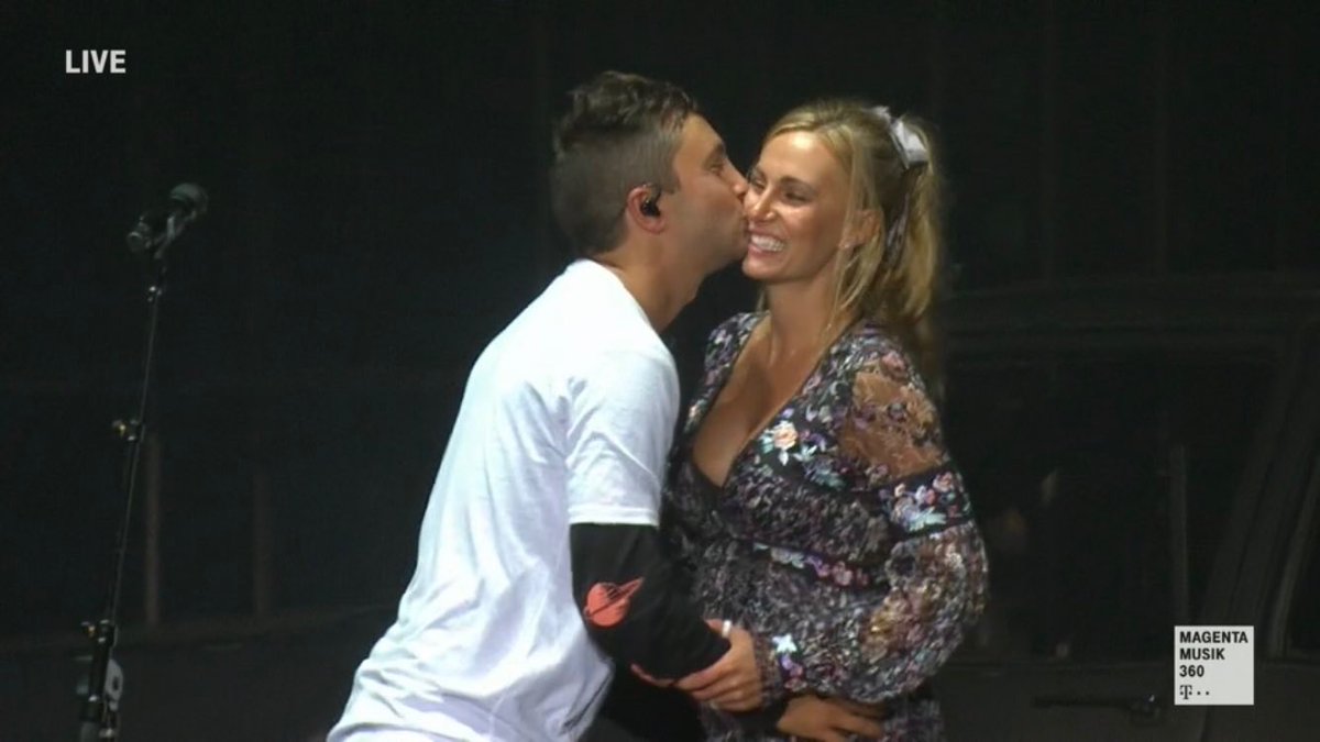 TOPUPDATERS's tweet photo. Jenna is pregnant! Congratulations to Tyler and Jenna we wish you a healthy and happy pregnancy! ❤️ https://t.co/U7znGto7oD