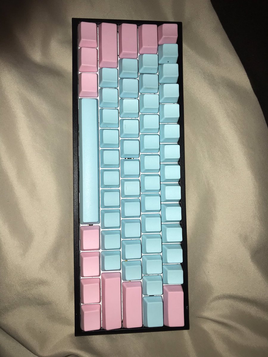 JayFNBR's tweet photo. Ducky One Two Mini Giveaway 
- Follow @JayFNBR @XenonFN @seanwallaa @tw_nks 
- RT and Like to enter 
Giveaway ends in 7 days :) https://t.co/MwwQm5CMVg