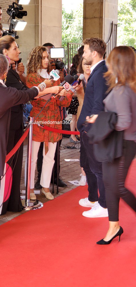 jamiedornan360's tweet photo. #JamieDornan on the red carpet for #Synchronic at #TIFF19 in #Toronto 
.
.
#JD360 #TIFF2019 https://t.co/iRqjOyhK9I