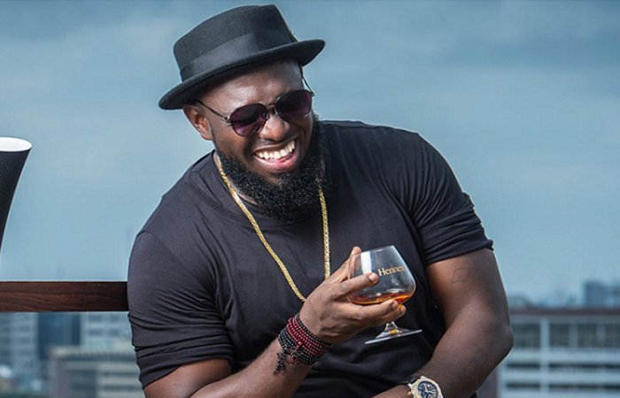 raypowerIb951Fm's tweet photo. #ArtistFaceOffCorner  w/ @Bigjunior5 
who Has More Fans Listening in 1HouR

#3Artist #1winner #Oneshow
With the #Baddestoap @Bigjunior5 

👐 Who Is YOUR FAVOURITE? RIGHT NOW 

TIMAYA / 1st Place / 69votes 

 BURNABOY / 2nd Place / 32votes 

 KISS DANIEL/ 3rd Place / 20votes https://t.co/h4xwY1XTDb
