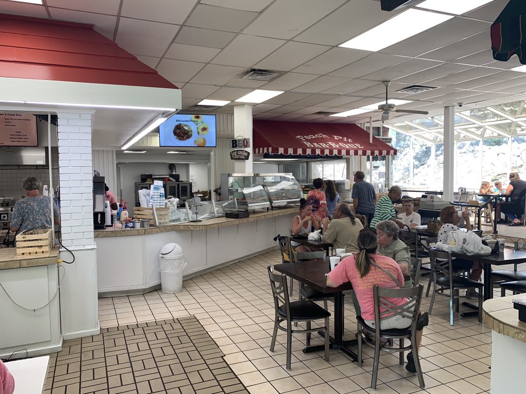 BackroadsStaff's tweet photo. Mark had the opportunity to check a bucket list item off our list today when he visited the Peach Park in Clanton, Alabama! Started in 1984 as a roadside fruit stand, today the park is spread over 7 acres and includes something for everyone! @peachpark205
#peachpark #clantonal https://t.co/pKZy23HOeT