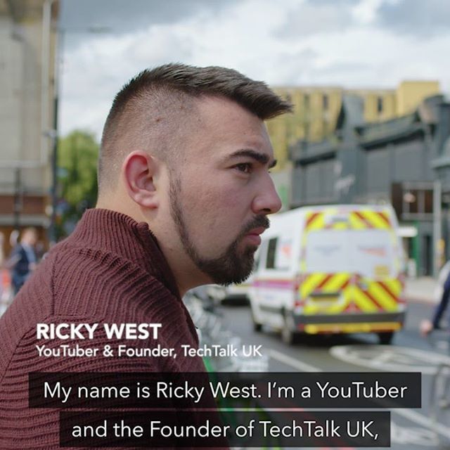 garethmyles's tweet image. Fellow Tech Addicts @rickywest9923 appears in Honor promotion video for PocketVision! Fantastic  to see @ukhonor embracing a real talent, whilst addressing the important issue if accessibility in Technology. #honor #pocketvision #eyecoming ift.tt/315XNrg
