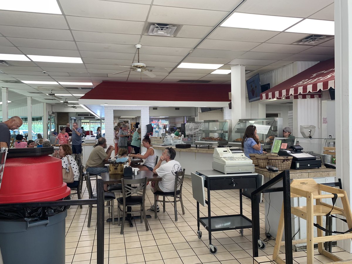 BackroadsStaff's tweet photo. Mark had the opportunity to check a bucket list item off our list today when he visited the Peach Park in Clanton, Alabama! Started in 1984 as a roadside fruit stand, today the park is spread over 7 acres and includes something for everyone! @peachpark205
#peachpark #clantonal https://t.co/RpHyXOyZET