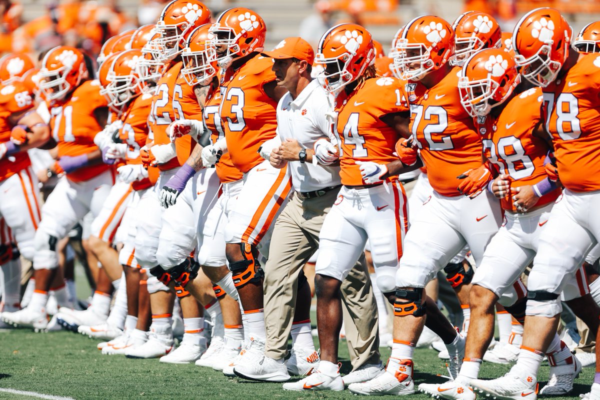 ClemsonFB's tweet photo. Family. #ALLIN https://t.co/oCCWJgB2XT