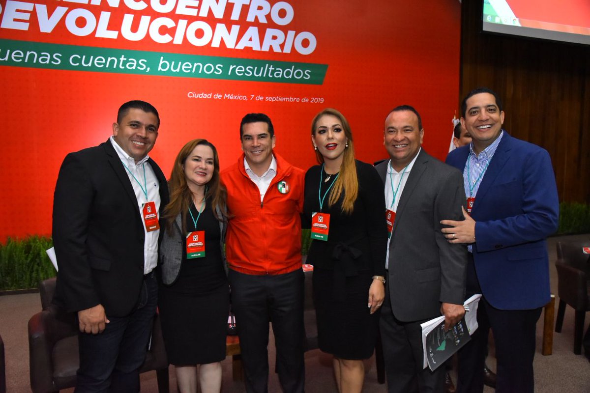 alitomorenoc's tweet photo. Este es el primer foro del @PRI_Nacional donde se convoca a senadores, diputados federales y locales, Pdtes. municipales, síndicos y regidores, Pdtes. de CDE, Srios. generales, delegados e integrantes del CEN; todos aportando ideas para fortalecer al partido. https://t.co/PfOUPSpQ0a