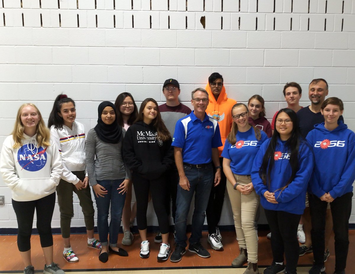 jeffbeattie2014's tweet image. From Saltfleet District High School in Stoney Creek, Ontario, please welcome the all-new #Team16423 - @HWDSB's first @FTCTeams !!
(And the crowd grows wild!!)
@SaltfleetHWDSB @CANFIRST @RoboticsHWDSB @frc2056 
#OMGrobots #FirstSkystone