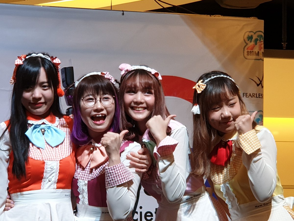 Puttiano's tweet photo. Siam☆Dream @ Fearless Audio × Siam☆Dream Fan Meeting by Iconic Music [2019.09.07] 🎧🛍

#SiamDream #サイドリ #IconicMusicThailand #FearlessAudio https://t.co/FiPEEQSymn