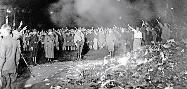 Marina Amaral on Twitter: "The Nazi book burnings were a campaign conducted  by the German Student Union to ceremonially burn books in Nazi Germany and  Austria in the 1930s. The books targeted