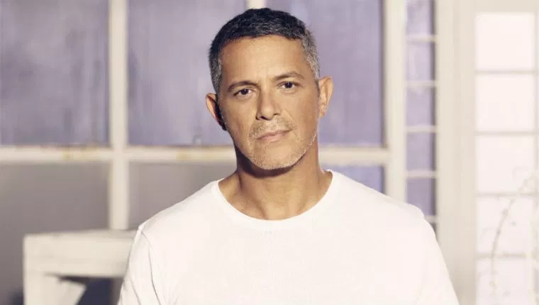 radiofanatica_'s tweet photo. "LOS LUGARES" @AlejandroSanz feat @Residente
#LosSabadosSonDeAle
#ASolasConAle
https://t.co/fJPoAfgkag | ❤️
Yo llego, #derrapo
Mojado y #cansado, así corazón
jadeando, así es como #quiero vivir! https://t.co/BsemgSKymM
