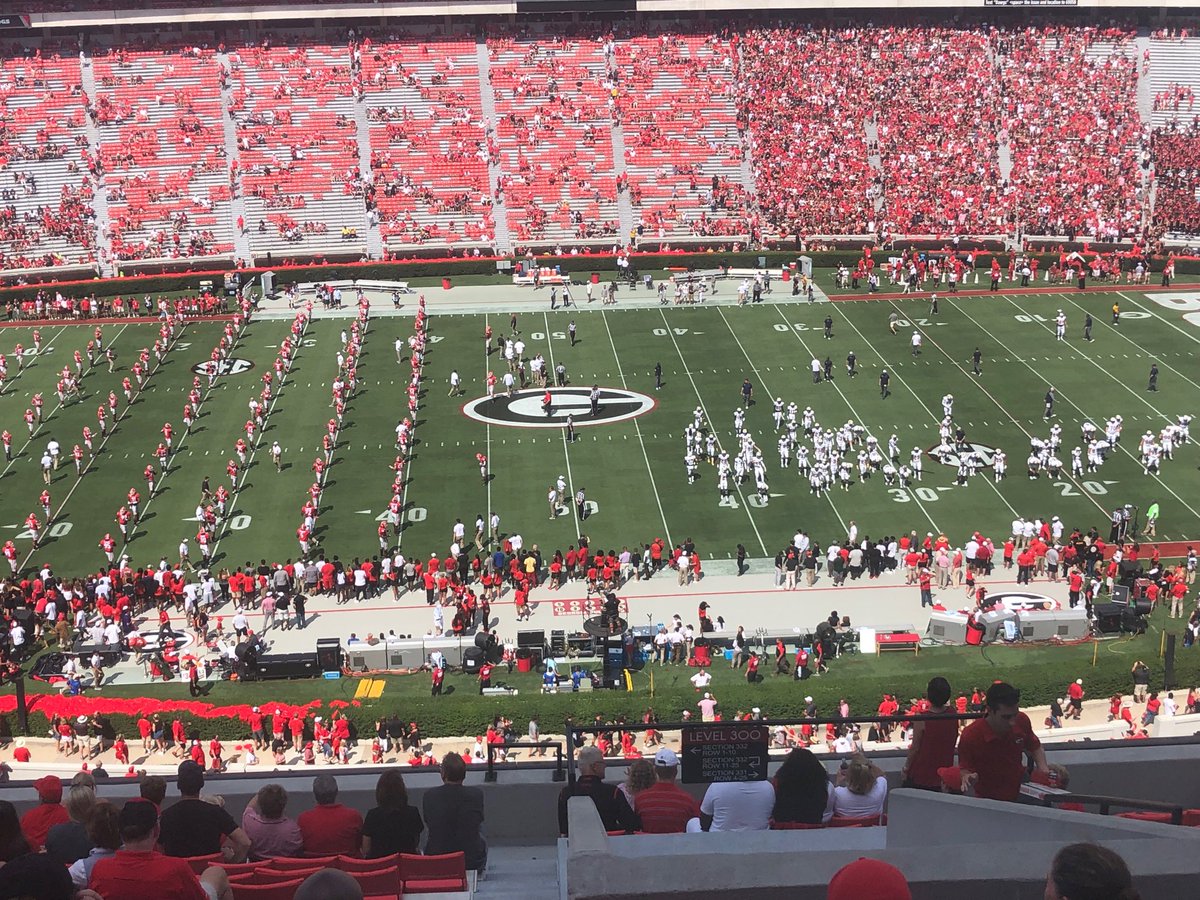 scottbidwell's tweet photo. I feel conflicted... #goracers #godawgs https://t.co/I8hmWkWXLj