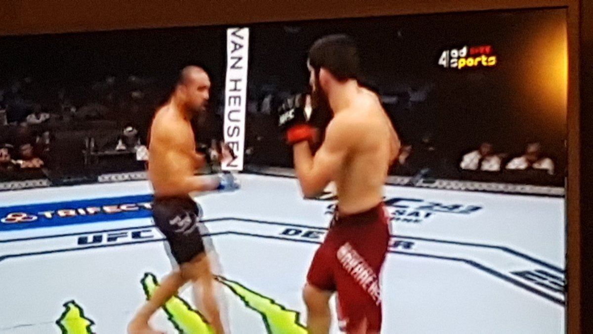 Troll52578329's tweet photo. So it costs around 60 pounds total to watch UFC 242 on Bt sport using Sky Q. AFTER searching for hours and spending money for UFC Fight pass to try and watch the program i came to no avail and lost all hope that is untill my grandad found it live on an unkown source. #InAbuDhabi https://t.co/fiA5i84iBK