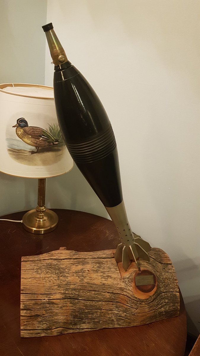 JaniRuisniemi's tweet photo. Kurschefens "staty" på klubben. #limppu @Nylandsbrigad https://t.co/s3gk5dbHcT