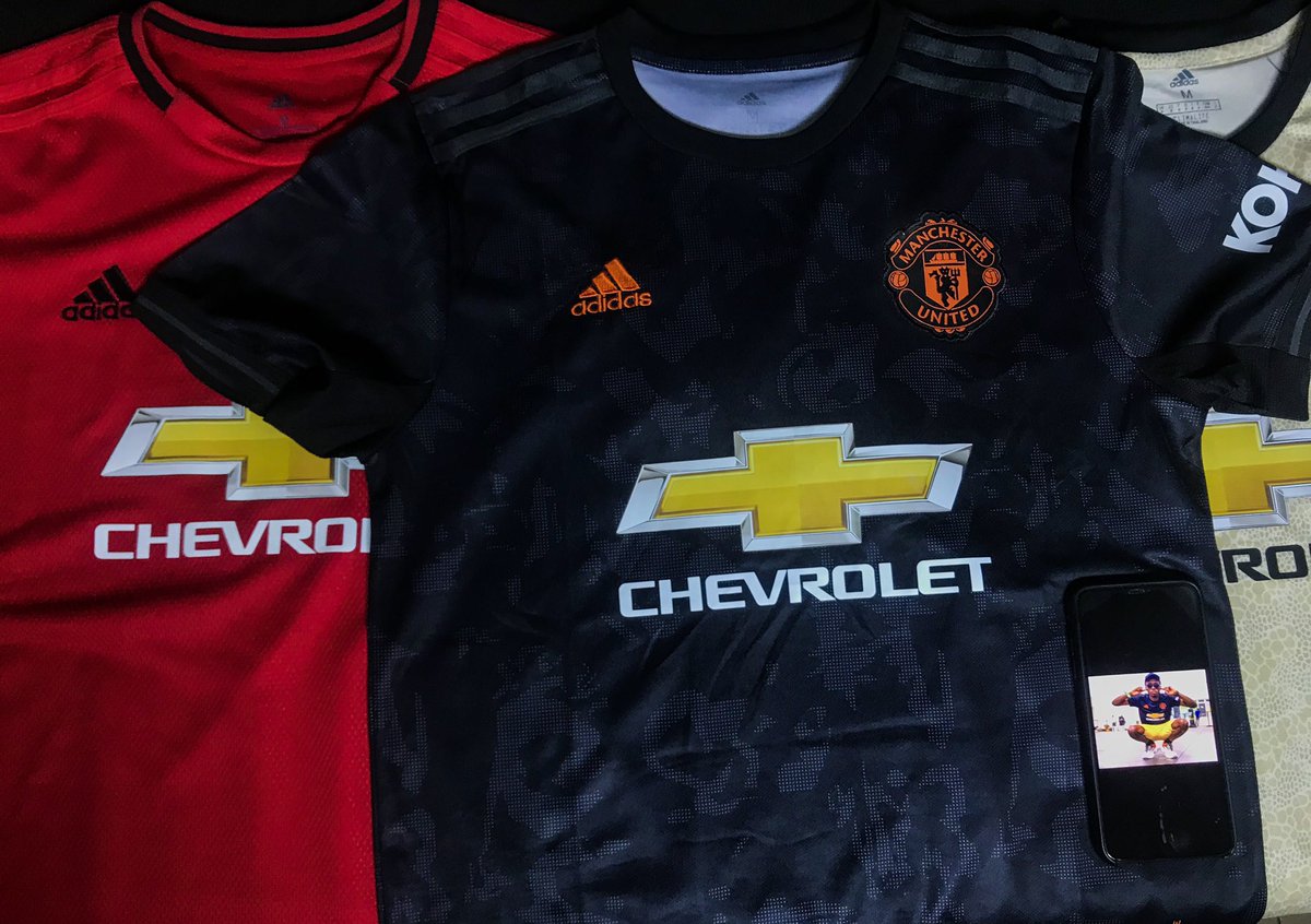 ManUtdInPidgin's tweet photo. @HarryMaguire93 @HKane @masonmount_10 @England Like If You Love Maguire ♥️

We dey giveaway the #MUFC 3rd kit. Check Our Pinned Tweet! https://t.co/OvSMPBv6jK