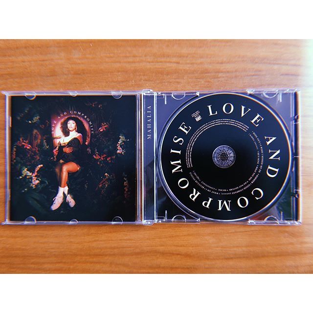 julienvier's tweet photo. So much love for @mahalia’s debut album LOVE AND COMPROMISE!! It came out yesterday and it’s 🔥🔥🔥
.
.
.
#mahalia #loveandcompromise #newmusic #album #theroadtoloveandcompromise #live #cd 
#atlanticrecords #newrelease #nowplaying #vsco #vscocam #vscoda… https://t.co/G2N5AQffhz https://t.co/B5TiSObKEX