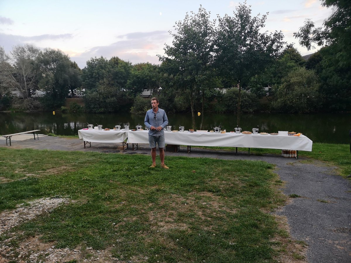 Zette60963125's tweet photo. @hubertetienne1 merci pour ce bon moment à Sedan, au bord de Meuse aux côtés de proches et d'élus locaux, bravo encore à toi, la Meuse était belle ce soir et certainement fière de toi😉. N'oublie pas cette citation "quand on veut, on peut" 😀 https://t.co/DAhczpkbEZ