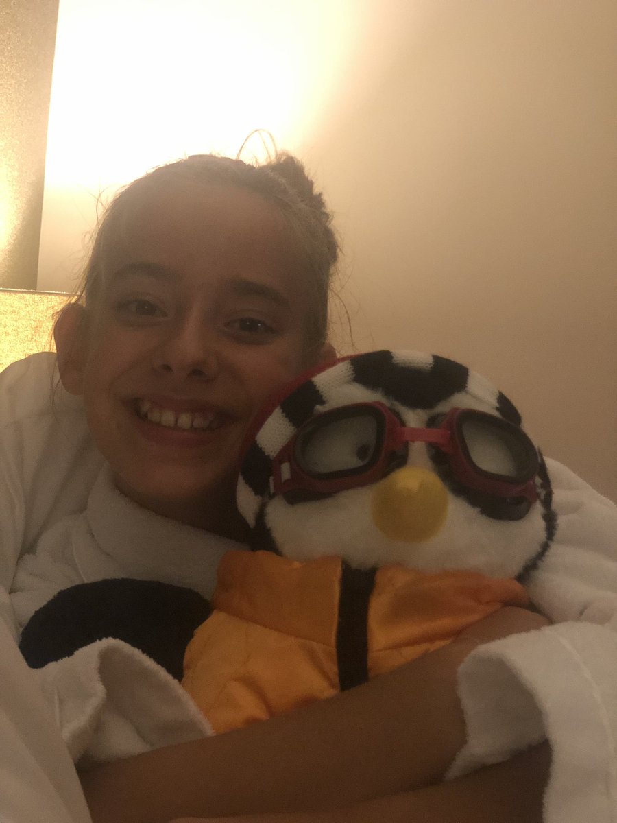 TDyos's tweet photo. Looks like Ruby got a new bedtime penguin pal Joey 🥰 happy 25th anniversary @Matt_LeBlanc @JenniferAnnistn @LisaKudrow @CourteneyCox #friends #fan #FriendsFest https://t.co/1nbTP7maCC
