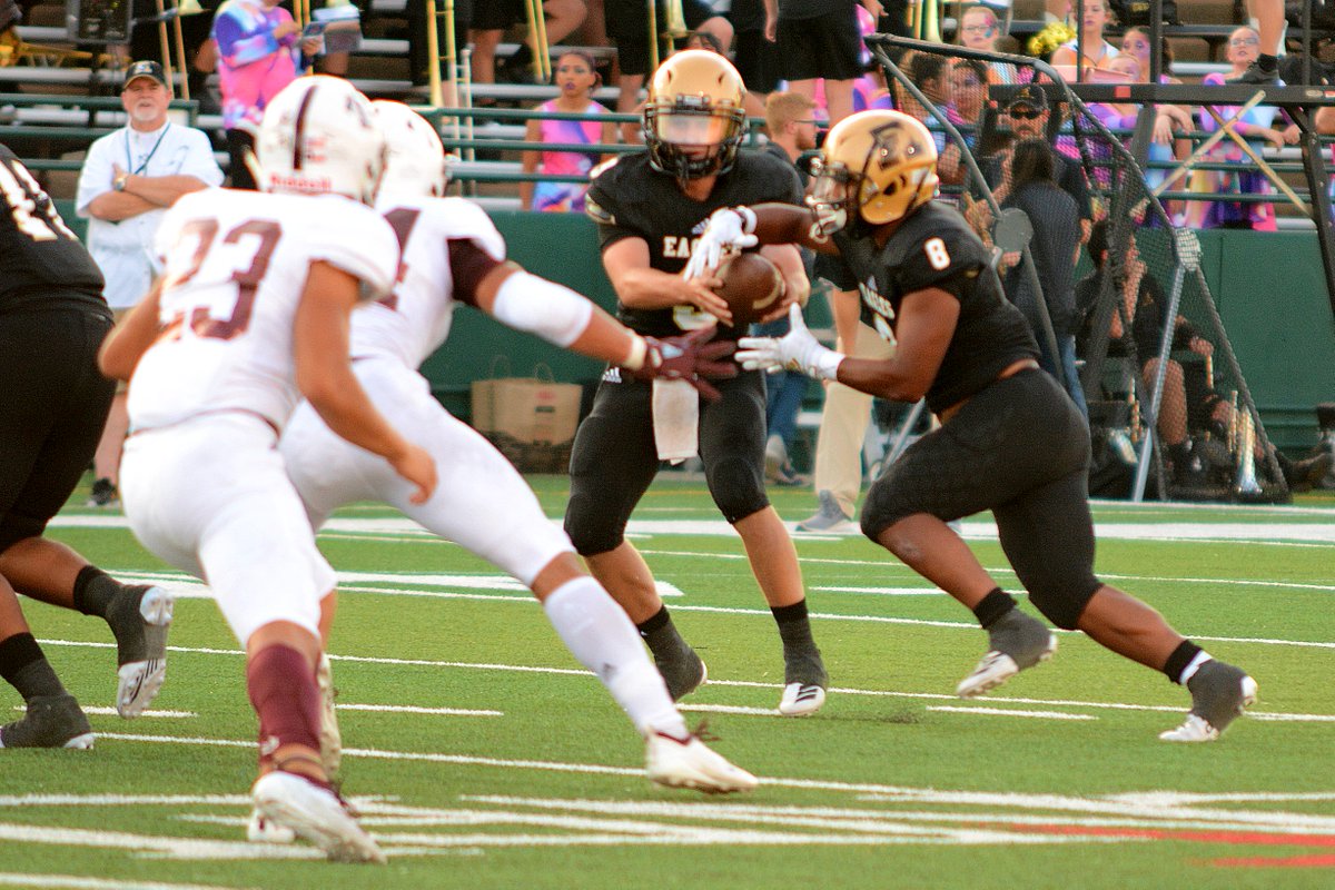 DPYoungblood's tweet image. Check out the full 55-image gallery from Abilene High's opener against Amarillo Tascosa by clicking on the link below.
#BigCountryPreps #AbileneHighEagles

bigcountrypreps.com/2019/09/06/pho…