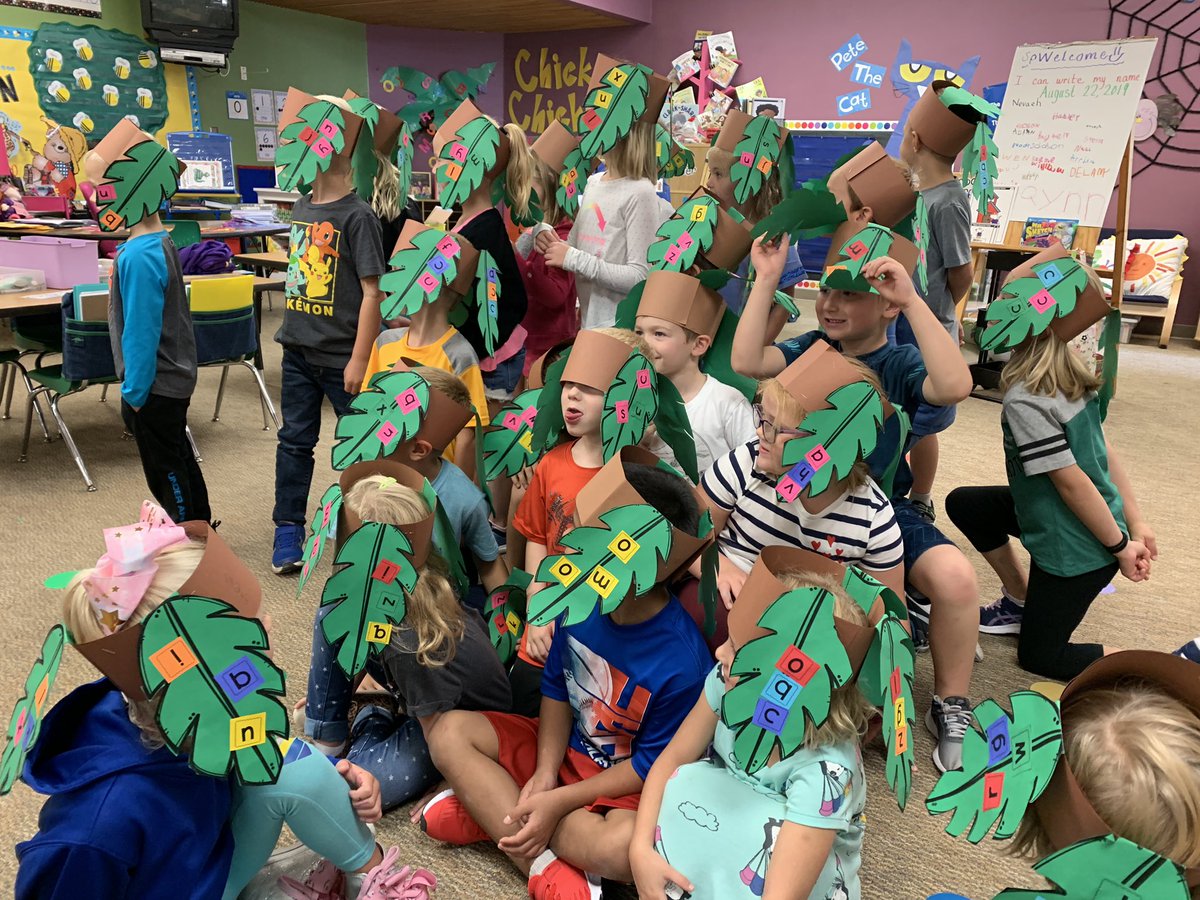 Finishing our week with Chicka Chicka Boom Boom hats! Learning letters fun! #chickachickaboomboom #TES #abcfun