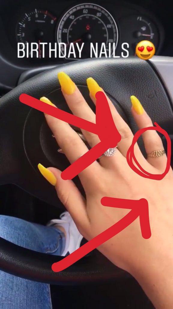 Jade_x_ellen's tweet photo. MISSING! £100 reward if anyone can find this ring, lost in York today. It has so much sentimental value because my dad passed away and had a matching ring to me. I would really appreciate it if everyone would retweet this post to help find my ring ❤️ https://t.co/pPthoZ5NE3