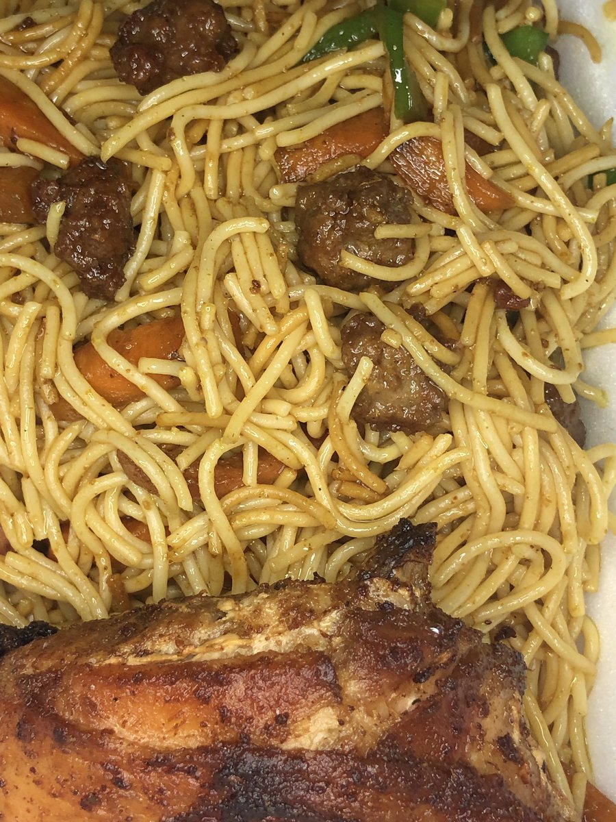 bistro_55's tweet photo. Spaghetti with meatballs available ๐ ....get this yummy plate for just 1000 naira ....deliveries and pick ups available...call or message 07017394727 to place your orders
#yummy #crispy #meatballs #lagoschefs #spaghetti #myhussle #BBNaija19 #SaturdayMorning https://t.co/QEtlIFD5cv