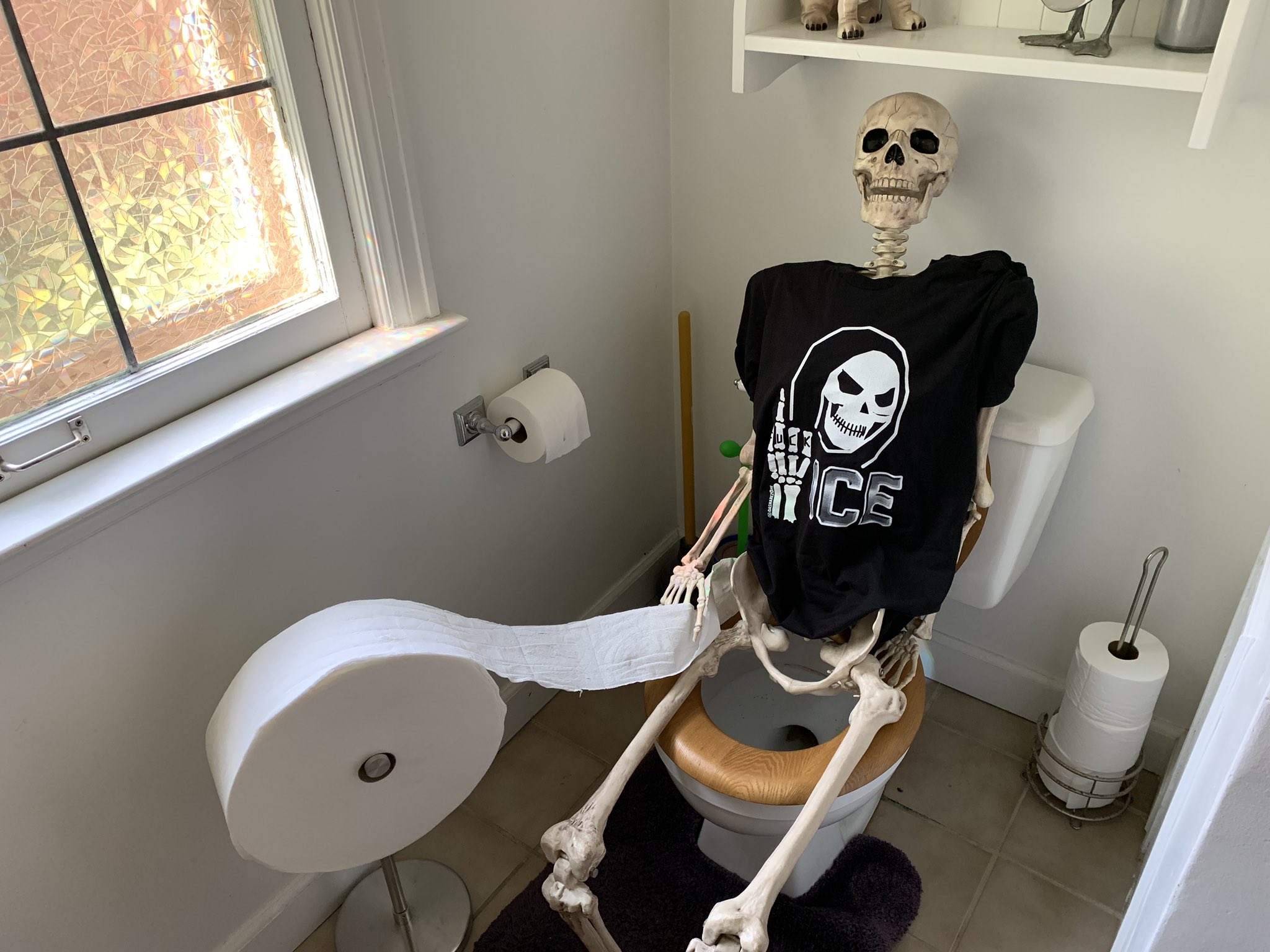 RT IF YOUR SHITTIN - https://t.co/Qtp3PuUDXE ADMIN