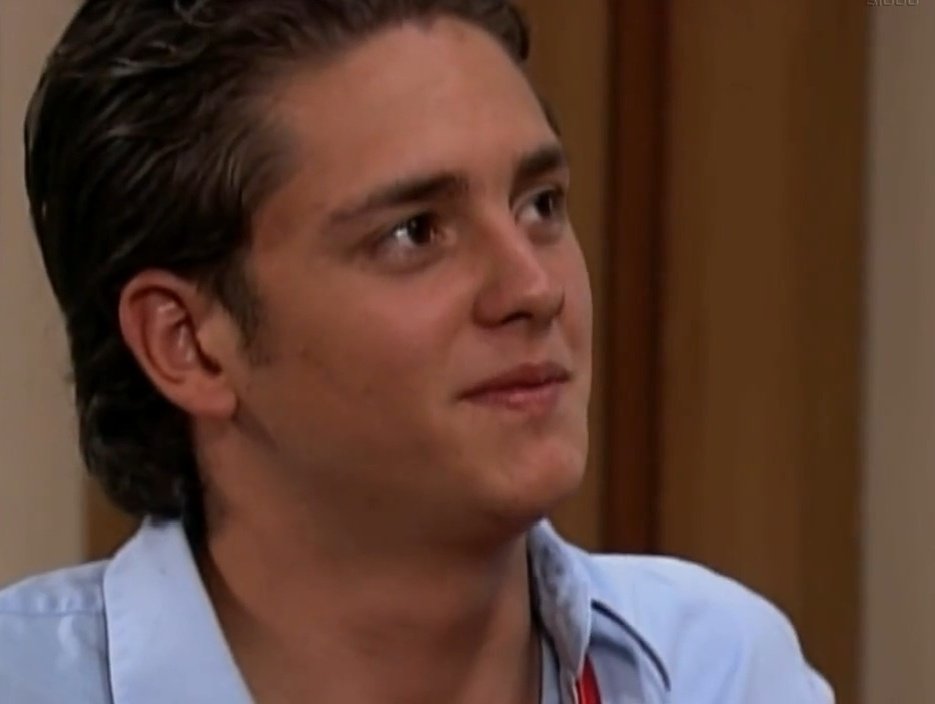 sunnflowrx's tweet image. "eu não entendo como podemos chegar a nos odiar, sério, é que ninguém pode odiar uma pessoa como você." 🥺♥️