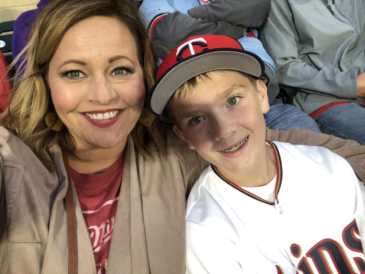 Arande1's tweet photo. #twinspic https://t.co/LA00sAvSBZ
