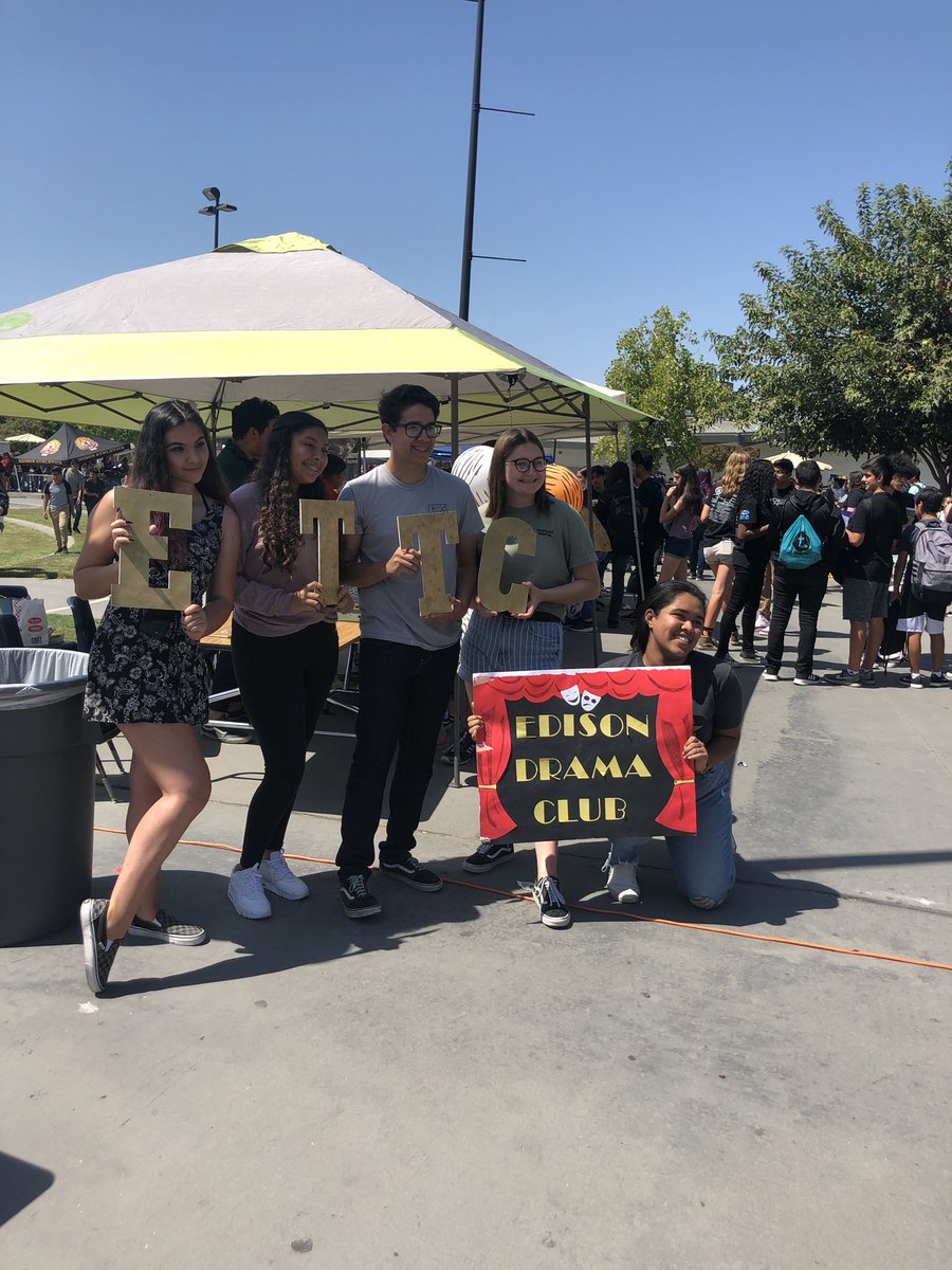 Ecity_News's tweet photo. Tigers came out to recruit during Club Rush! #tigersgetinvolved https://t.co/x9qDATX4PP
