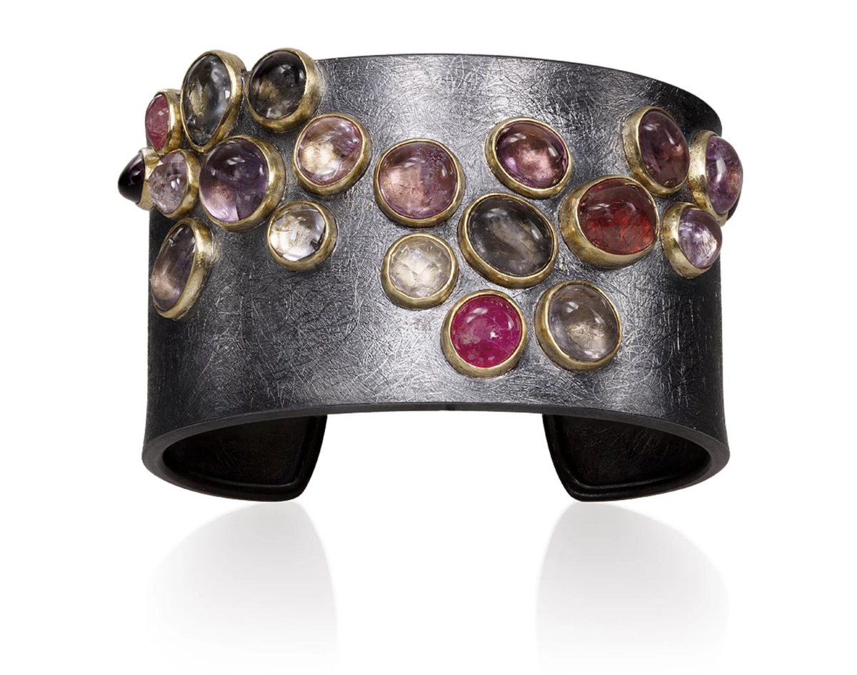 toddreedjewelry's tweet photo. Juicy Spinel | Berry colored spinel tumble across a hand forged sterling silver patina cuff and set in 18k yellow gold. #spinelcuff #berryspinel #luxuryjewelry #highjewelry #toddreed https://t.co/cF9zwdjWSA