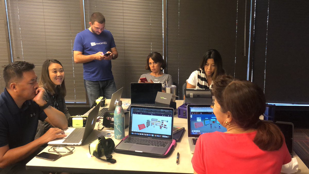 Checking out CoSpaces #HSTE #ARVRinEDU Thanks <a href="/EdTechnocation/">Michael Fricano II</a>