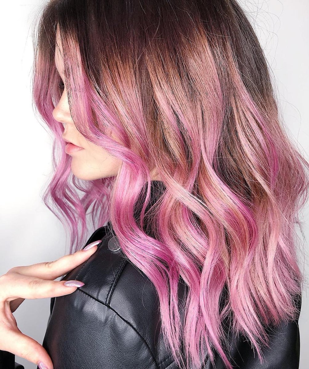 WellaEducation's tweet image. Hair done, nails done, everything did. 💁‍♀️ @e_medz's client is looking fresh.
.
.
#PROformula:
A. Blondor Multi Blonde Powder
B. Base: Koleston Perfect Innosense 4/17
C. Ends: #ColorFreshCreate Hyper Coral + Nu Dist Pink
.
#wellalife #wellahair #wellaeducation #stylistspotlight