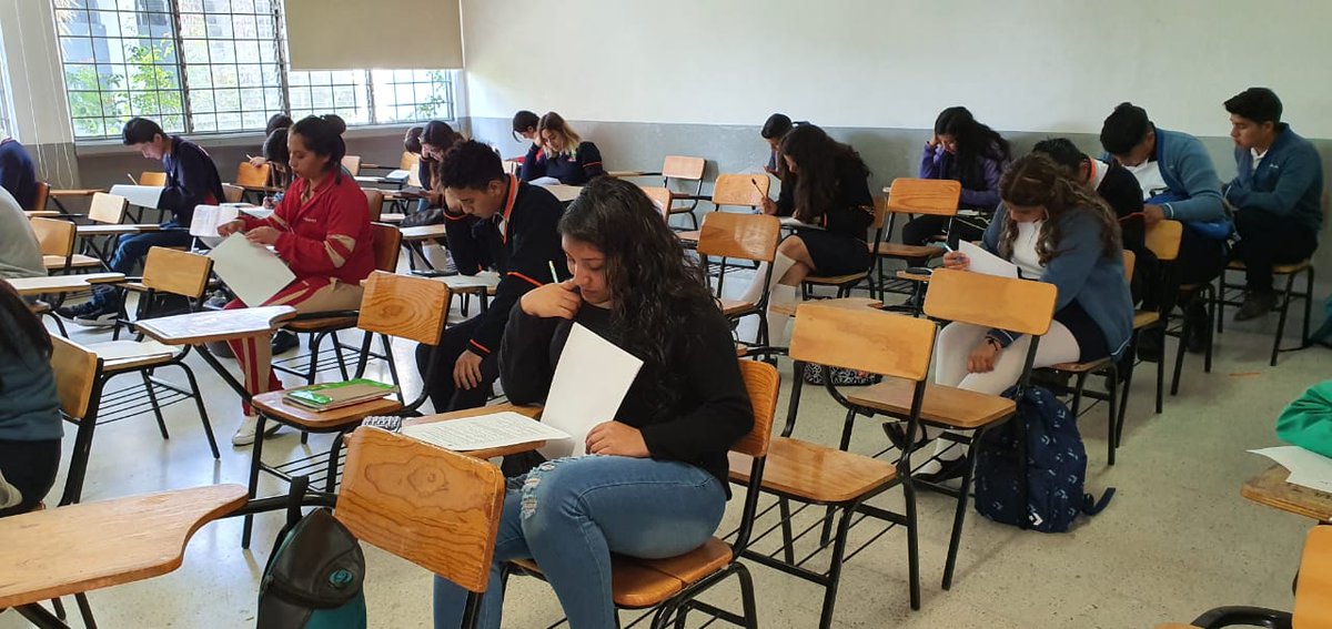 DceUmsnh's tweet photo. La Olimpiada Estatal de Química es un semillero de futuros científicos: Luis Nieto Lemus https://t.co/3rVEI8dK0N #UMSNH https://t.co/qYK9aFburg