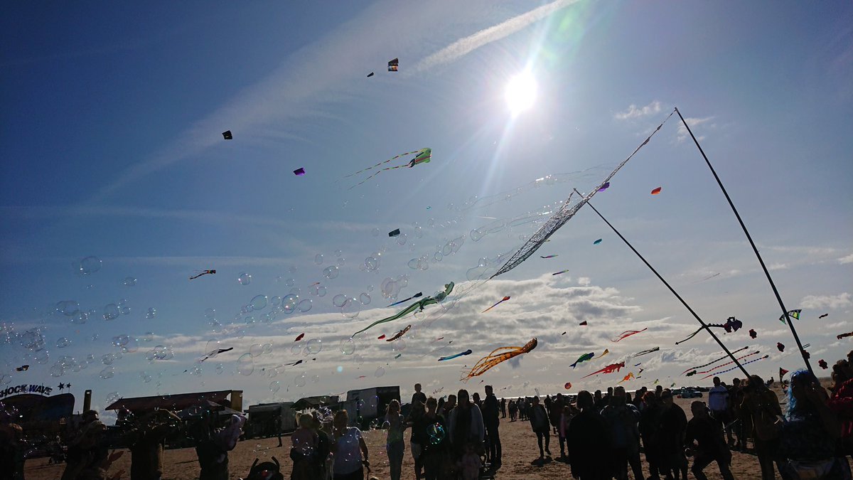 Up through the atmosphere
Up where the air is clear...
#kitefestival #StAnnes

<a href="/LythamLifeStyle/">Lytham & St Annes (love where you live & visit)</a> <a href="/visitfyldecoast/">visitfyldecoast</a>